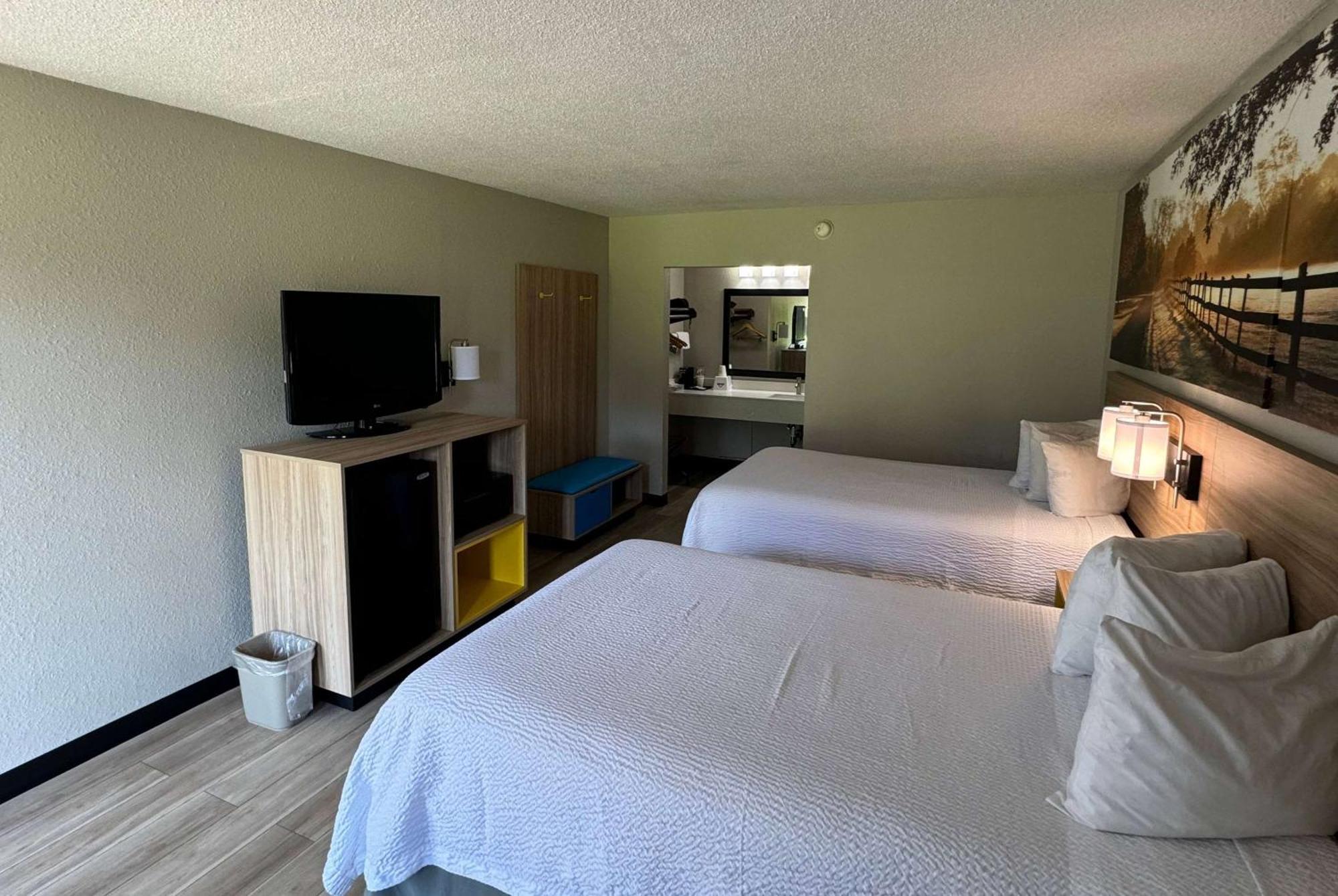 Days Inn By Wyndham Crystal River Exterior photo